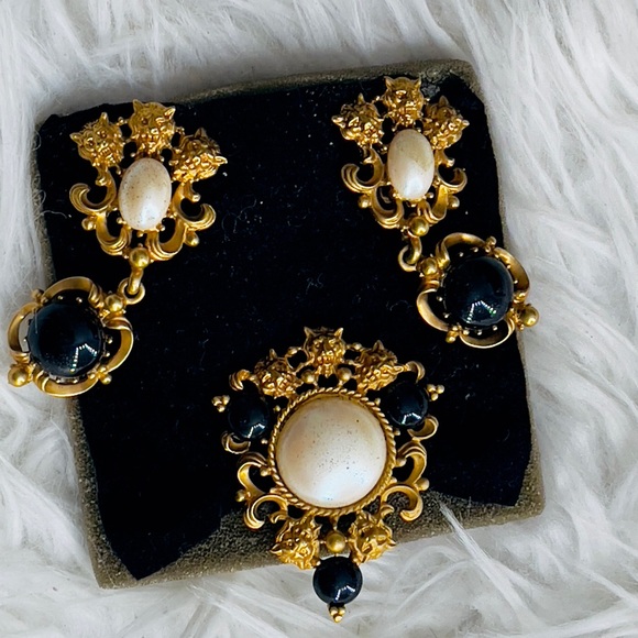 Vintage Avon Gold and Black Statement Earrings and Brooch - Picture 2 of 8